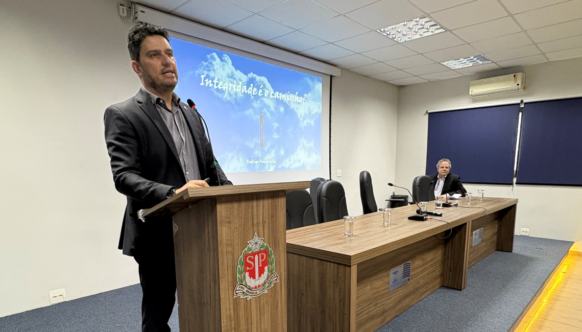 Ipem-SP recebe controlador-geral do Estado para palestra no Dia Mundial da Ética